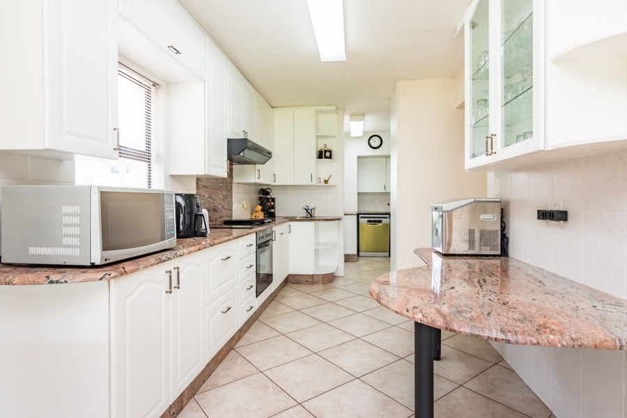 5 Bedroom Property for Sale in Club Milos Estate Free State